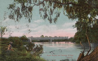 Railway bridge spanning the Murray River, Albury, circa 1910
