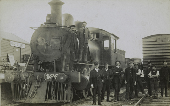 V class steam locomotive no. 499 with station staff and loco crew at Port Albert, 1912