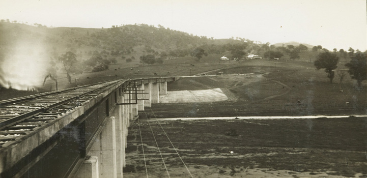 Bridge over Sandy Creek on the Wodonga to Tallangatta line, Tallangatta, circa 1932