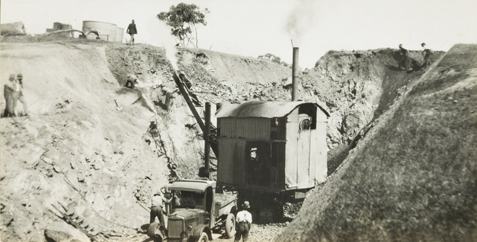 Bridge under construction over Sandy Creek on the Sandy Creek deviation of the Wodonga to Tallangatta line, Tallangatta, 14 November 1931