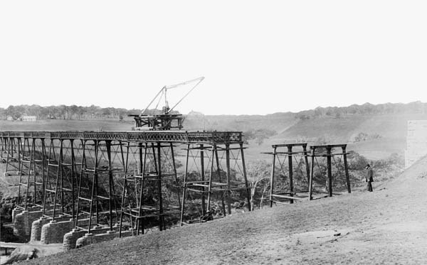Constructing the Melton Viaduct, 1885
