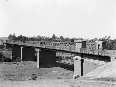 Fairfield Bridge on the Fairfield to Riversdale (Outer Circle) line