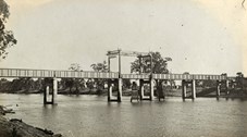 The completed bridge over the Murray River at Euston, on the Robinvale to Koorakee line, circa 1928