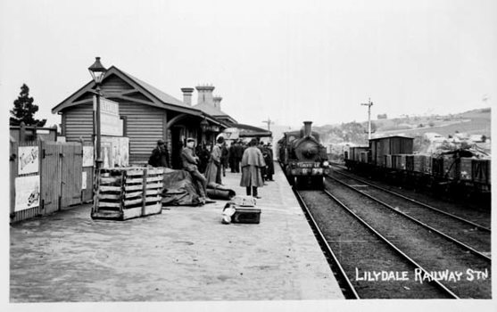 D2 class steam locomotive no. 702, Lilydale Railway Station