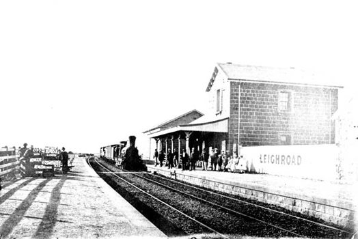 O class steam locomotive on goods train, Bannockburn Railway Station