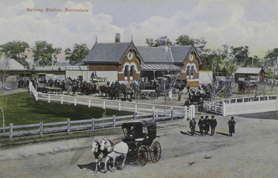 Horse-drawn vehicles and people, Bairnsdale Railway Station, circa 1910