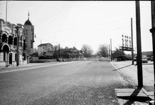 Railway crossing gates, Ballarat, 15 September 1972
