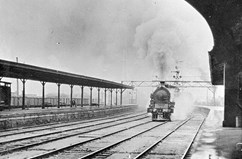 Steam engine, Ballarat Railway Station, circa 1925
