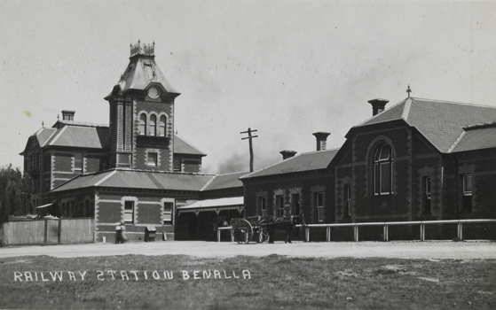 Horse-drawn vehicles outside Benalla Railway Station, post-1915