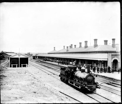 Steam locomotive no. 35, Bendigo Railway Station