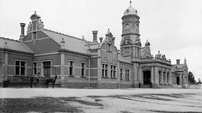 Maryborough Railway Station