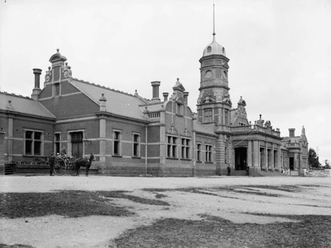 Maryborough Railway Station