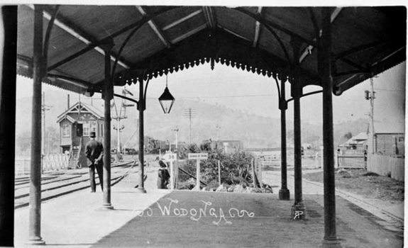 Platform at Wodonga Railway Station, looking toward Albury