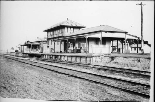 Cressy Railway Station building
