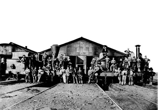 M and B class locomotives with staff, Spencer Street depot, circa 1880s