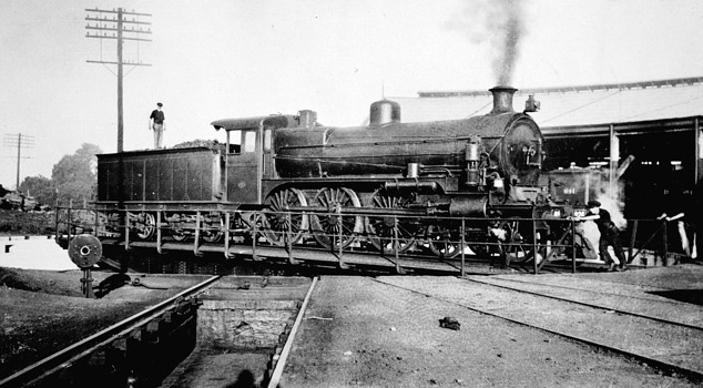 Train turntable at Traralgon Railway Station, circa 1925