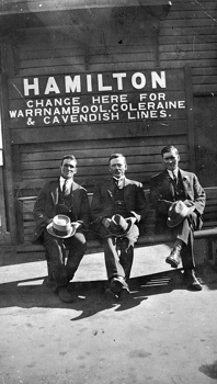 Passengers waiting for a train, Hamilton Railway Station, circa 1920