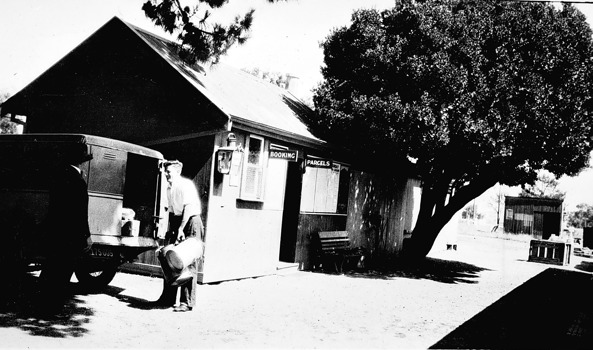 Loading a delivery van at Coldstream, circa 1936