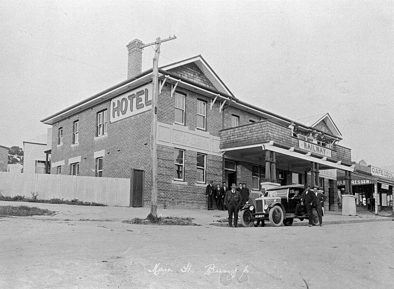 Stacey's Railway Hotel, Bunyip, circa 1925