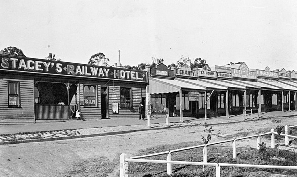 Stacey's Railway Hotel on Main Street, Bunyip, circa 1905