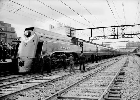 Streamlined Spirit of Progress S class locomotive no. 302, on a test run, leaving Spencer Street Station
