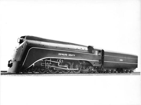 Streamlined S class locomotive 'Edward Henty'