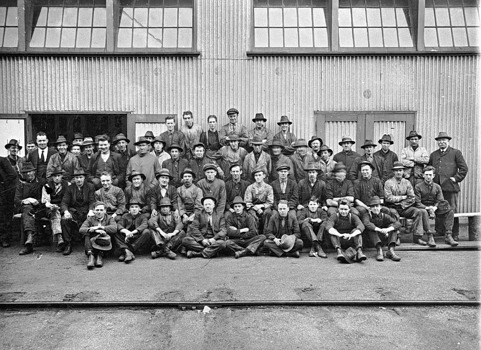 Shop erection staff, Ballarat North railway workshop, pre-1930