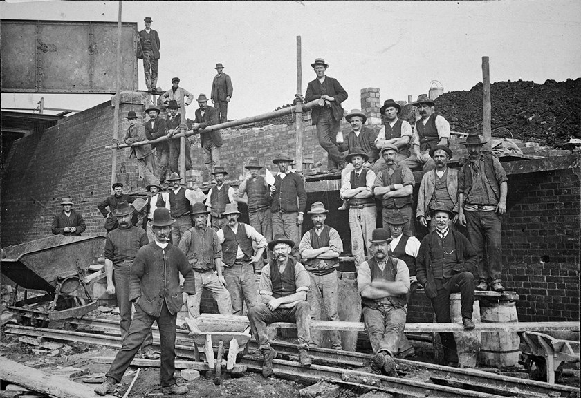 Construction workers, Bairnsdale Railway Bridge, circa 1910
