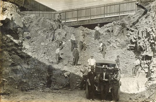 Workers at an excavation during construction on the South Kensington to West Footscray line, Footscray, 1928
