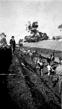 Railway workers working in a cutting, Oakvale, 1923
