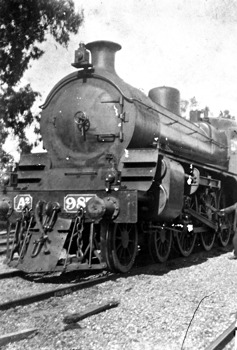 A2 class steam locomotive no. 987, circa 1930