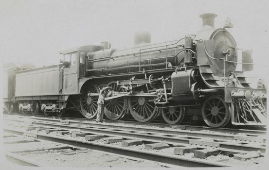Staff performing maintenance of an A2 class steam locomotive, post-1905