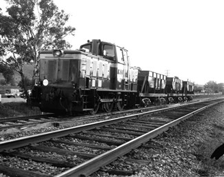 First standard gauge ballast train, Wodonga Station, 1961