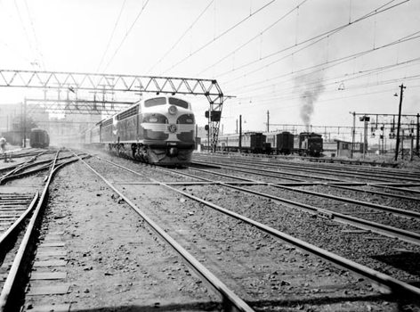 B class diesel locomotive hauling royal tour test train, 11 January 1954