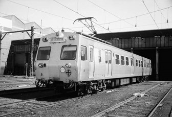 Alteration to silver carriage no. 19M, Jolimont Workshops, 23 August 1977