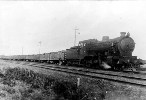 Steam locomotive hauling coal from the State Coal Mine, Wonthaggi, 18 July 1928