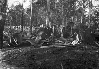 Locomotive boiler explosion, Mullungdung, circa 1915