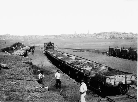 Excavation of Kensington Hill to fill Melbourne freight yards, early 1880s