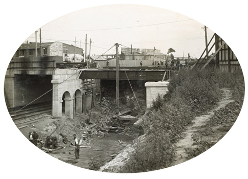 Excavations at the Nicholson Street bridge during construction of the South Kensington Goods line, Footscray, 1928
