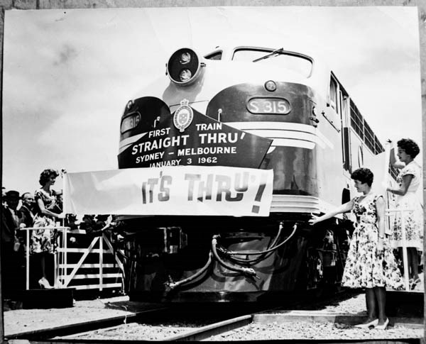 First standard gauge passenger train, Sydney to Melbourne, 3 January 1962