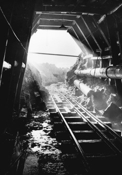 Inside a tunnel entrance, Kiewa Valley, circa 1905