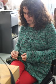 Eva Ponting weaving
