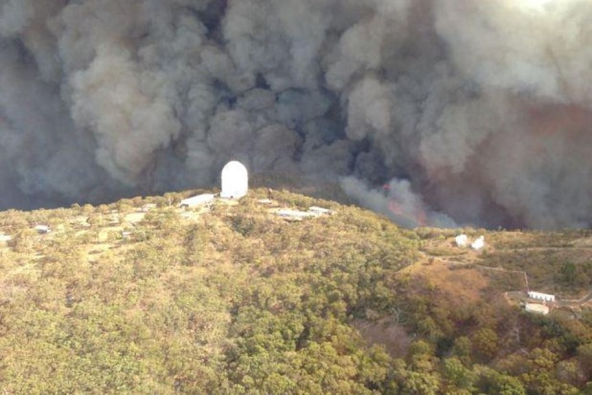 Wambelong Fire threatens Siding Spring Observatory, 13 January 2013.