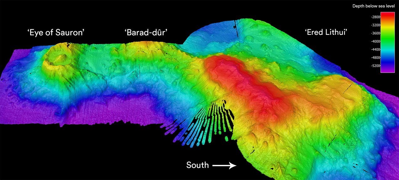 3D imagery of a chain of seamounts, thousands of kilometres below the surface