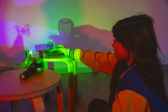 rainbows-shadows-light-stem-workshop-scienceworks