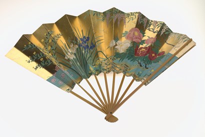 Gold fan paint with Japanese motifs