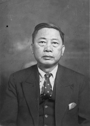 Portrait of Sydney Louey Gung who migrated to Australia in 1900.
