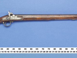 British Service percussion musket, Pattern 1839 Musket converted to carbine, cal. .753 in., steel smoothbore round barrel, 841 mm long.