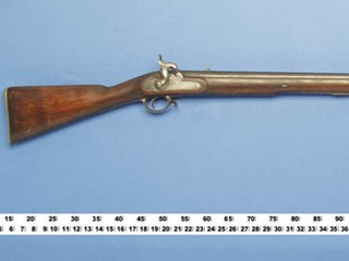 British Service percussion musket, Pattern 1842 Musket, cal. .753 in., steel smoothbore round barrel, 992 mm long, with Lovell's bayonet catch on R.H.side.