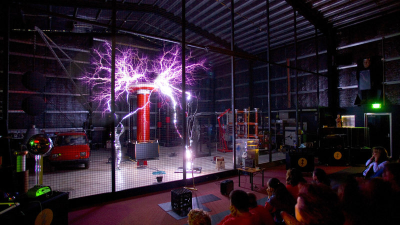 Lightning display in a cage